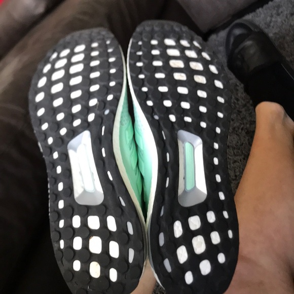 *SOLD* Adidas Mint Ultra Boost - Picture 7 of 8